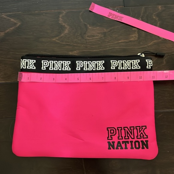 Pink cosmetics bag - Picture 5 of 6